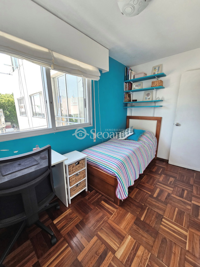 Apartamento ID.540 - Al frente con terraza, Rivera y Bustamante, Piso medio, reciclado