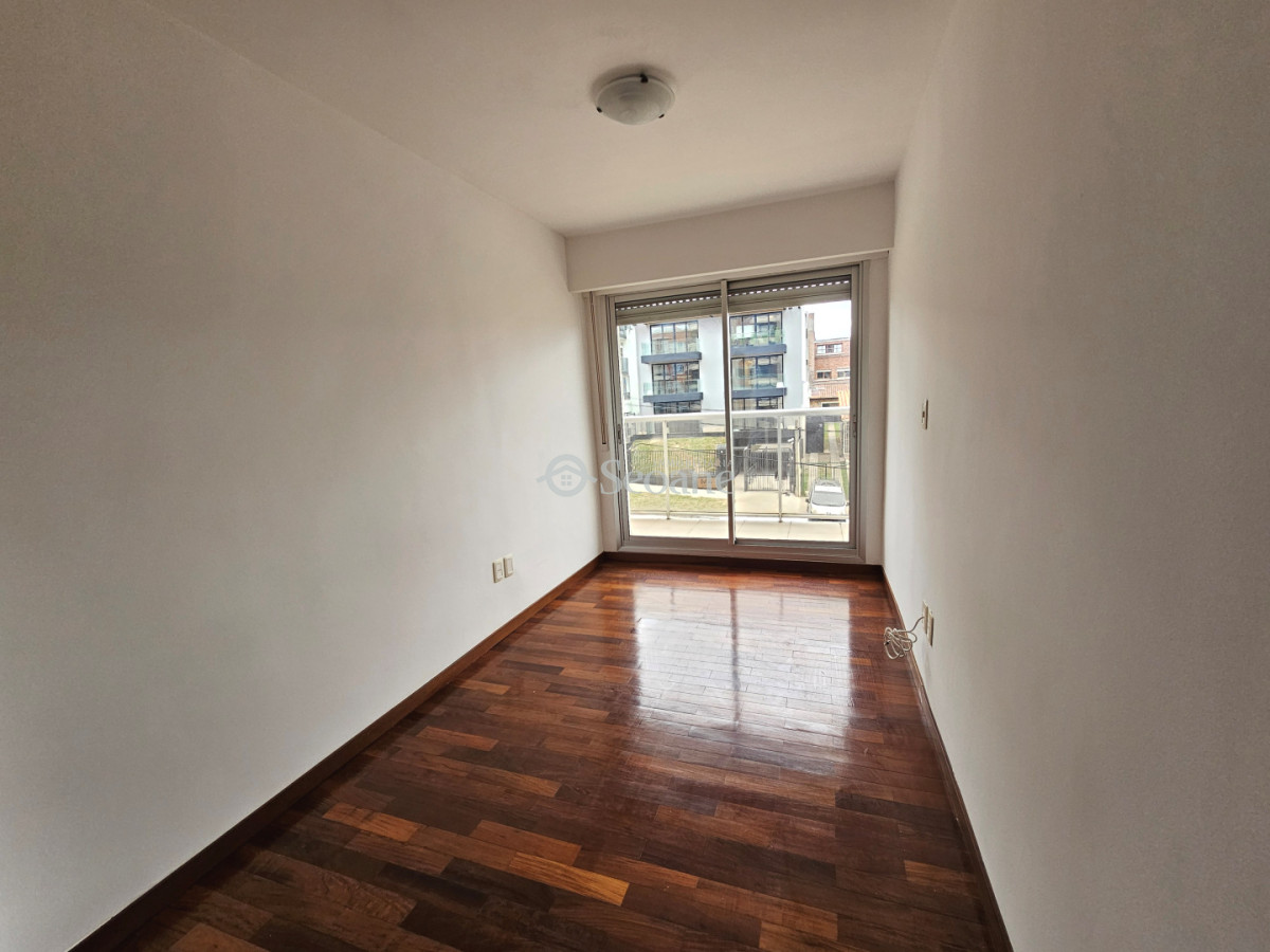 Apartamento ID.570 - Gallinal con vista al mar, Edificio de categoría