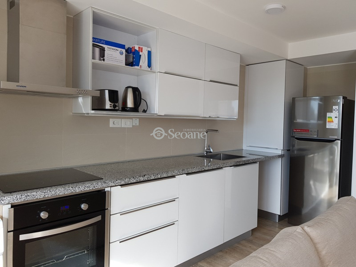 Apartamento ID.571 - A Pasos De La Rambla Y Del Golf, Moderno, Garaje Amplio
