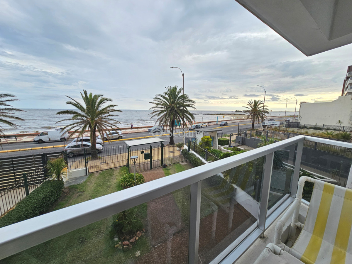 Apartamento ID.551 - Rambla Malvin - Al frente con terraza