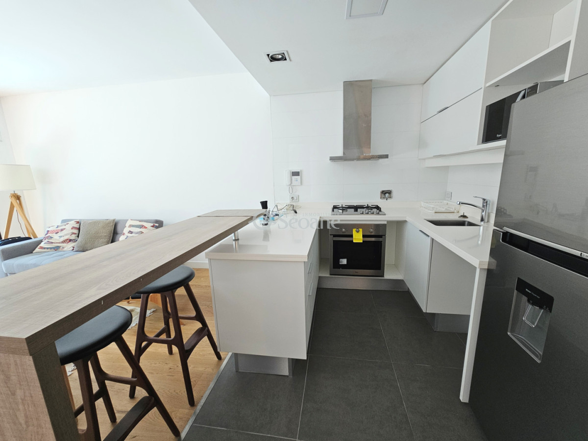 Apartamento ID.531 - Forum, equipamiento diferencial, muy soleado con baño social