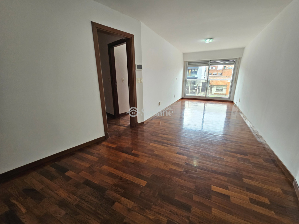 Apartamento ID.570 - Gallinal con vista al mar, Edificio de categoría