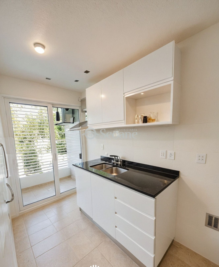 Apartamento ID.562 - Constituyente y Gaboto, al frente, con garaje