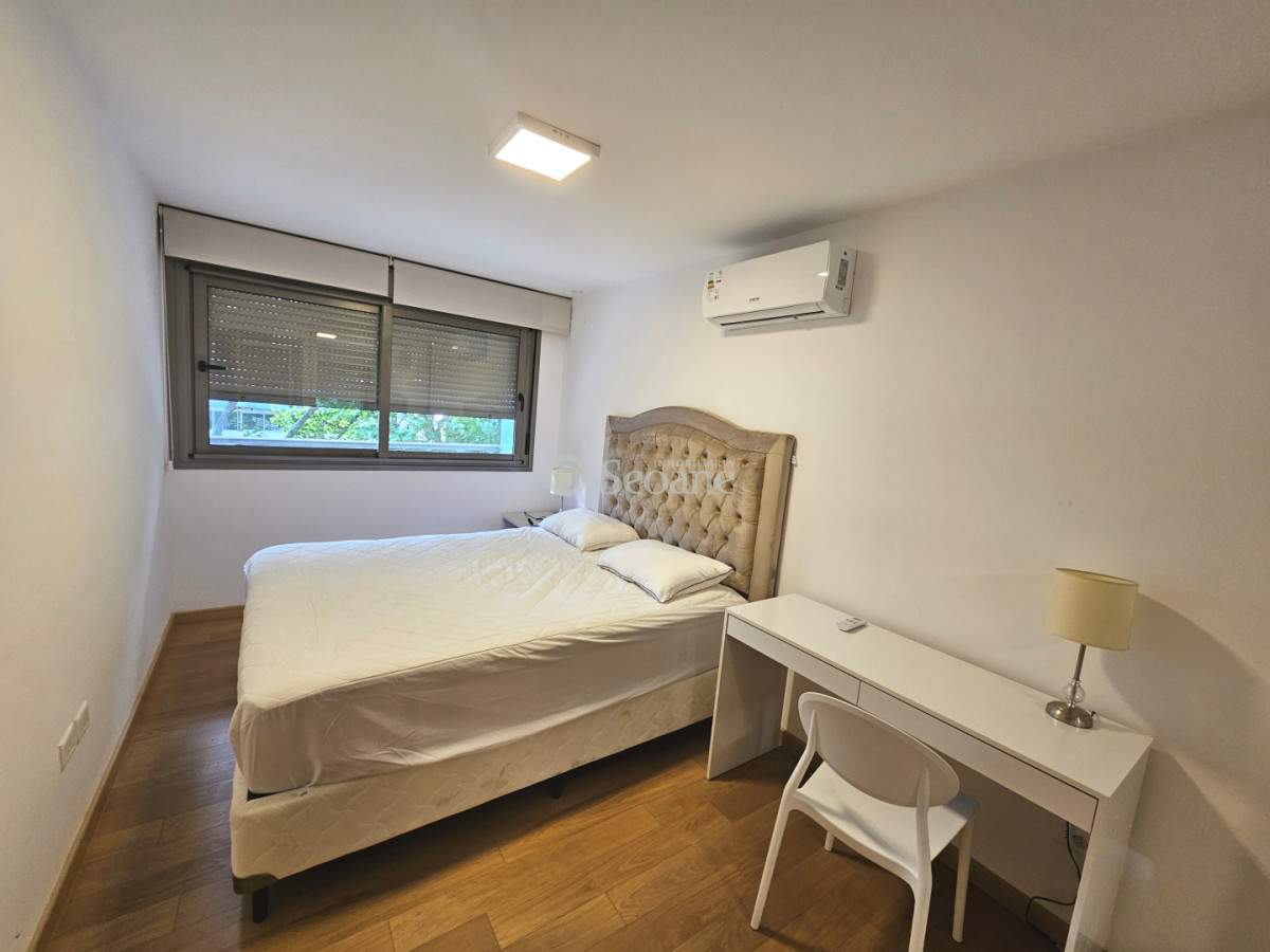 Apartamento ID.528 - Chucarro y Av Brasil, Amoblado, terraza al frente y garaje