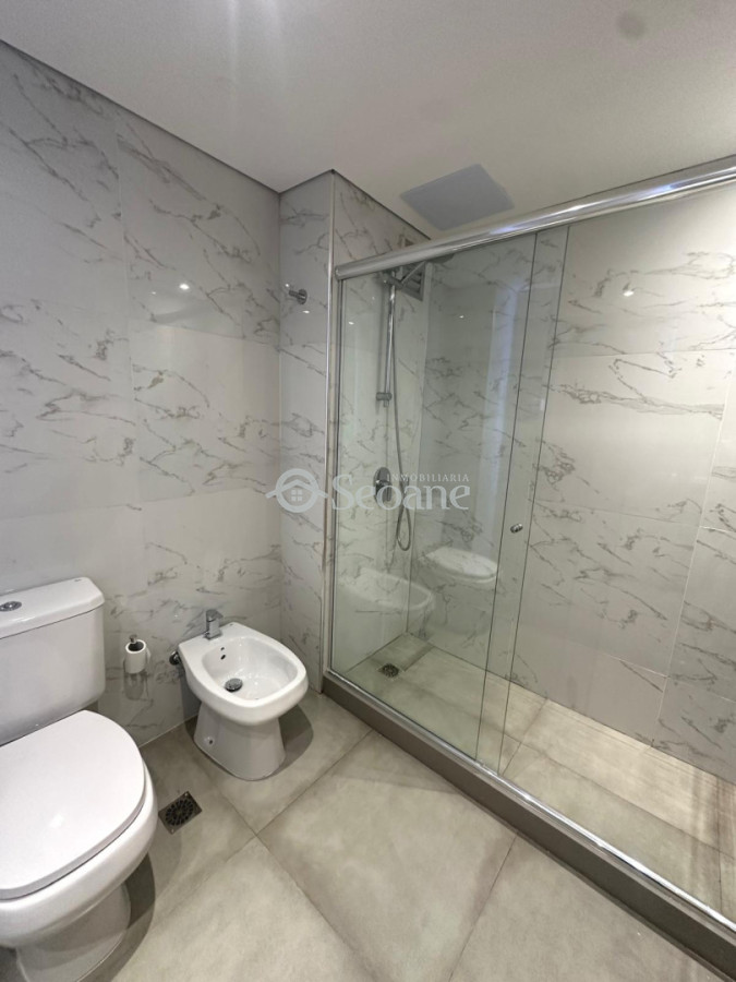 Apartamento ID.565 - Chucarro Y Av Brasil, al frente, con terraza, amoblado