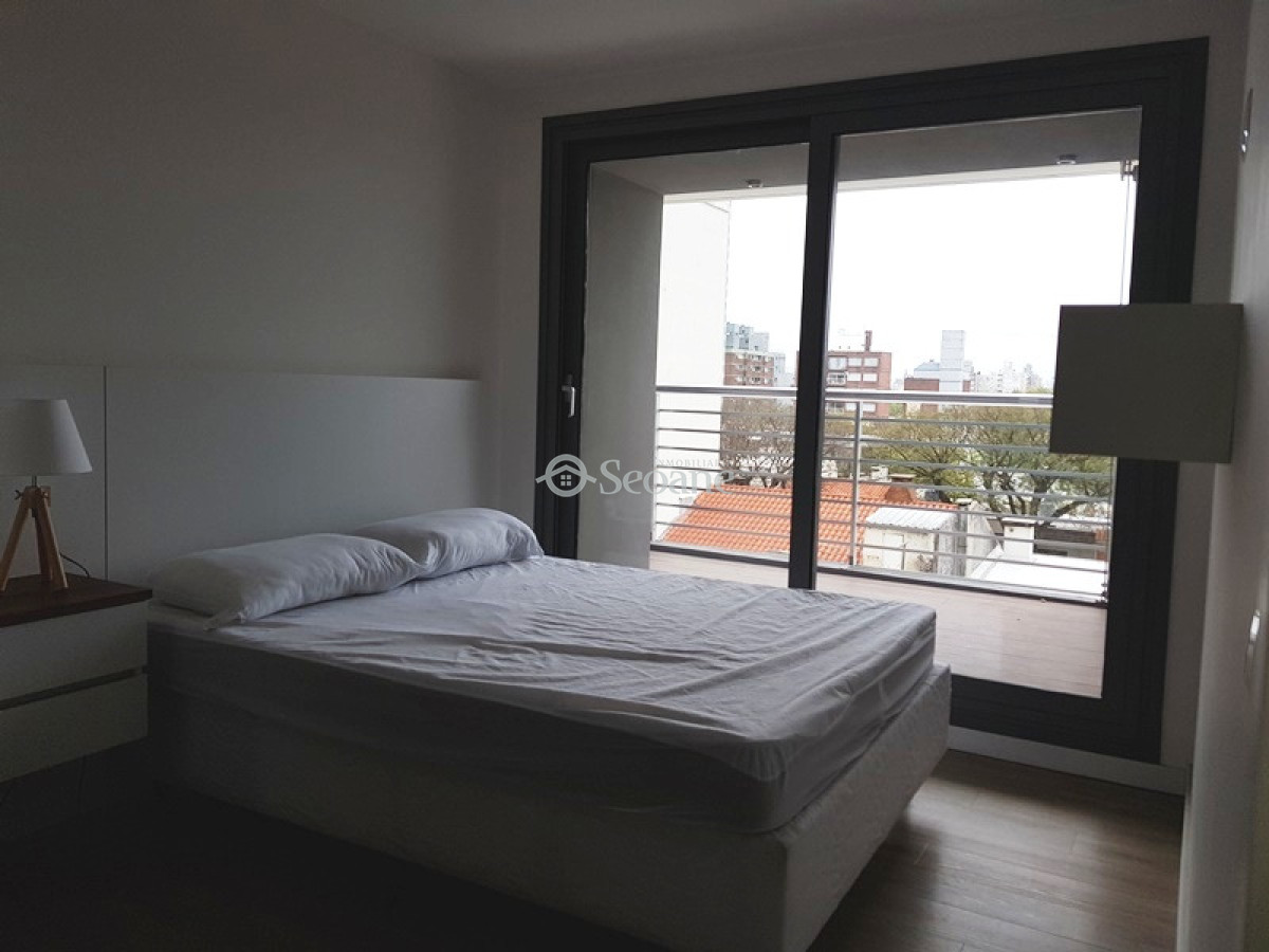 Apartamento ID.571 - A Pasos De La Rambla Y Del Golf, Moderno, Garaje Amplio