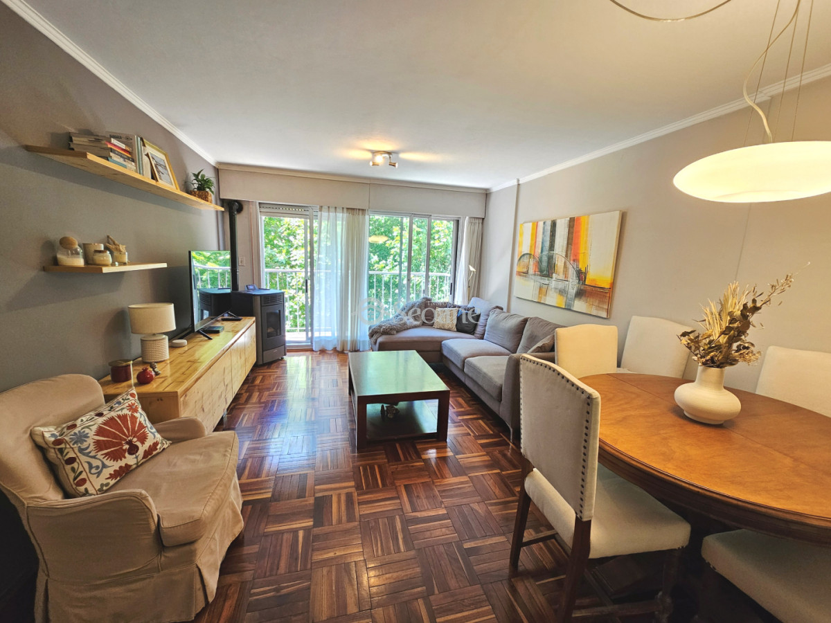 Apartamento ID.540 - Al frente con terraza, Rivera y Bustamante, Piso medio, reciclado