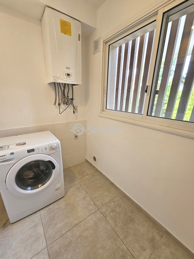 Apartamento ID.15 - Próximo A Servicios, Vista Lateral Al Lago, Parrillero Propio