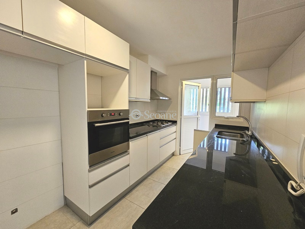 Apartamento ID.15 - Próximo A Servicios, Vista Lateral Al Lago, Parrillero Propio