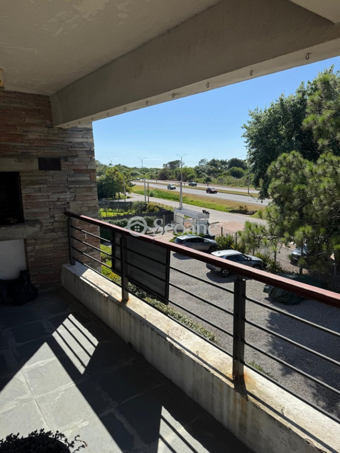 Apartamento ID.17 -  Rambla De Barra De Carrasco, Estufa A Leña, Parrillero, Piscina