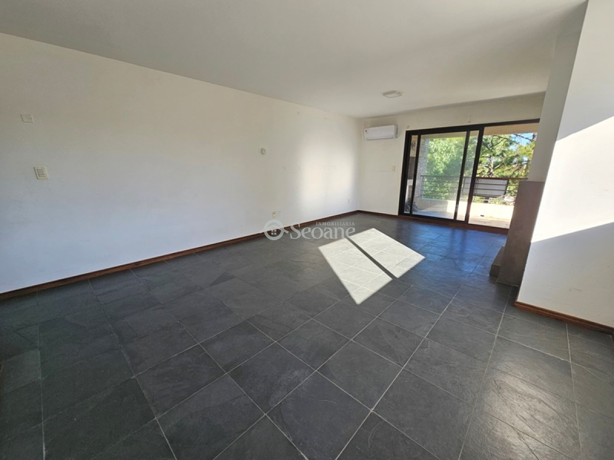 Apartamento ID.17 -  Rambla De Barra De Carrasco, Estufa A Leña, Parrillero, Piscina