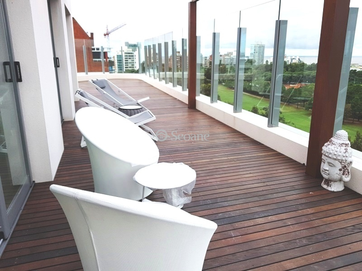 Apartamento ID.197 - Frente Al Golf, Piso Alto, Equipamiento De Diseño, Dos Garajes