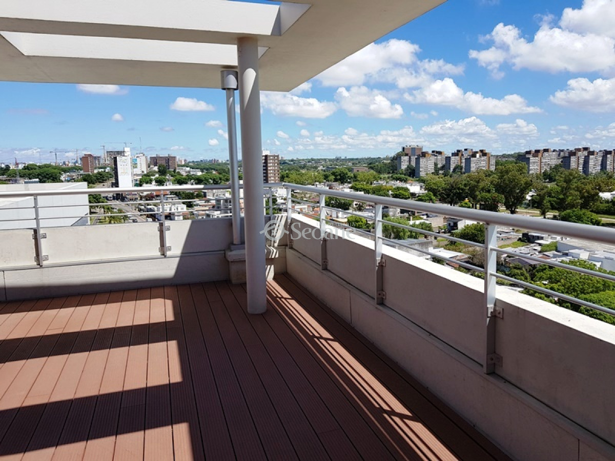 Apartamento ID.236 - E Tower, Al Frente, Piso Alto, Orientación Norte - Confort Y Seguridad