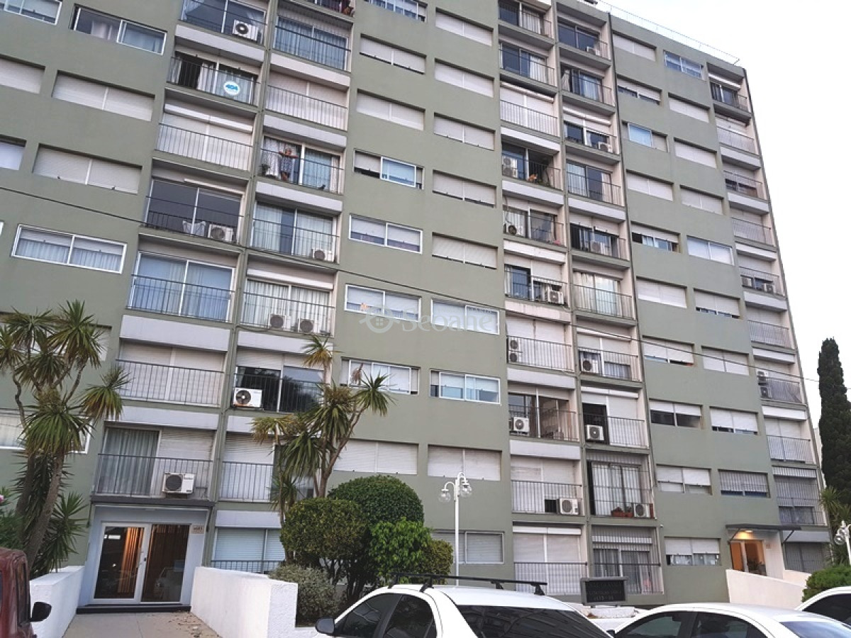 Apartamento ID.245 - Al Frente, Luminoso, Estanislao Lopez Y C Del Uruguay