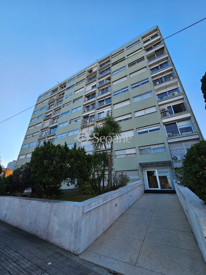 Apartamento ID.245 - Al Frente, Luminoso, Estanislao Lopez Y C Del Uruguay