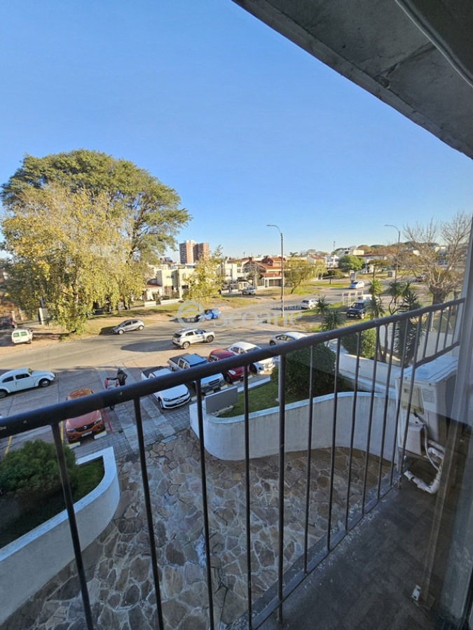 Apartamento ID.245 - Al Frente, Luminoso, Estanislao Lopez Y C Del Uruguay