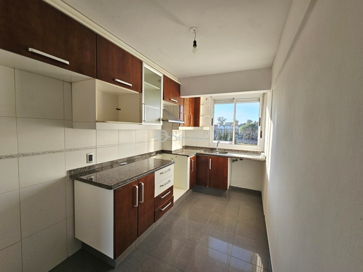 Apartamento ID.245 - Al Frente, Luminoso, Estanislao Lopez Y C Del Uruguay