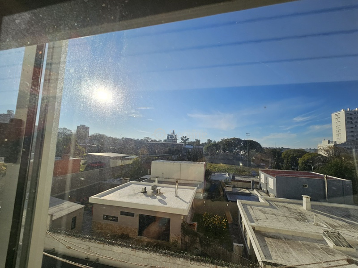 Apartamento ID.245 - Al Frente, Luminoso, Estanislao Lopez Y C Del Uruguay