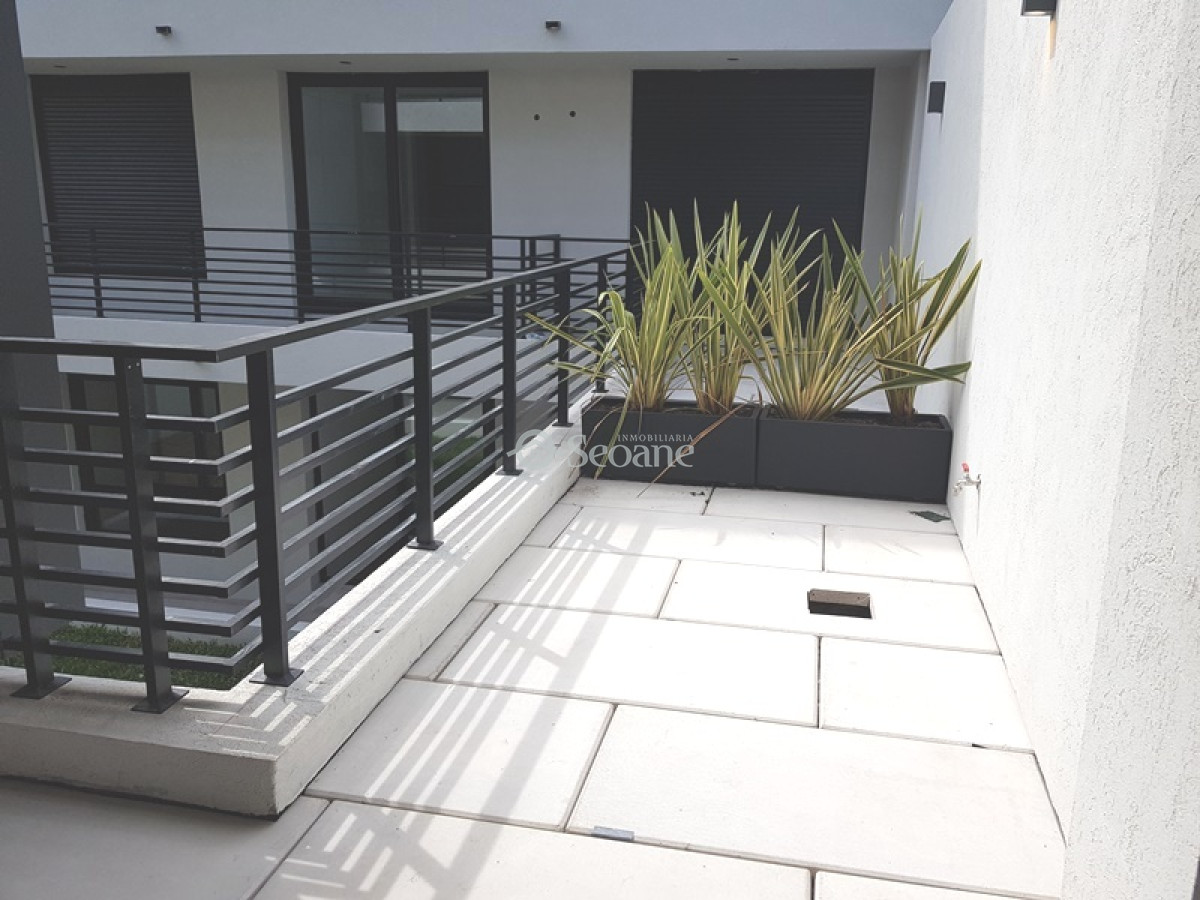 Apartamento ID.251 - Luminoso, Nuevo, Verdi, Con Amplia Terraza y parrillero