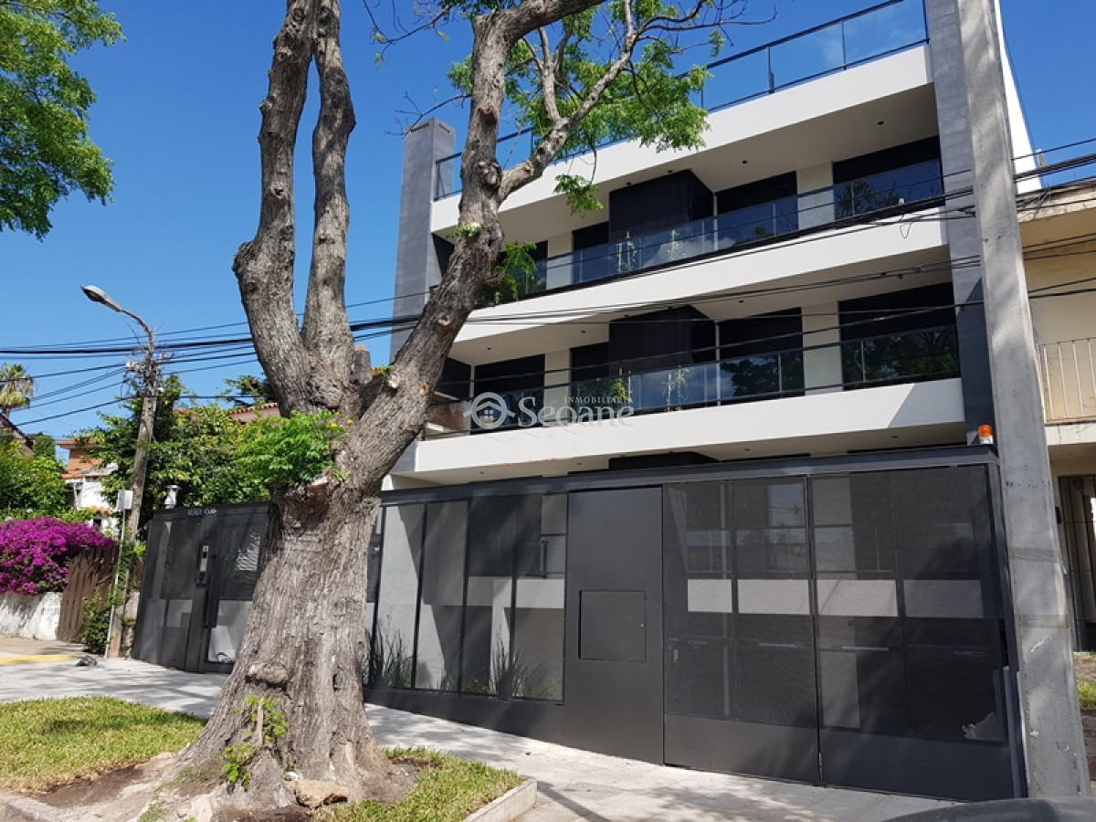 Apartamento ID.253 - Sobre Verdi, Amplia Terraza de uso exclusivo, Con Parrillero