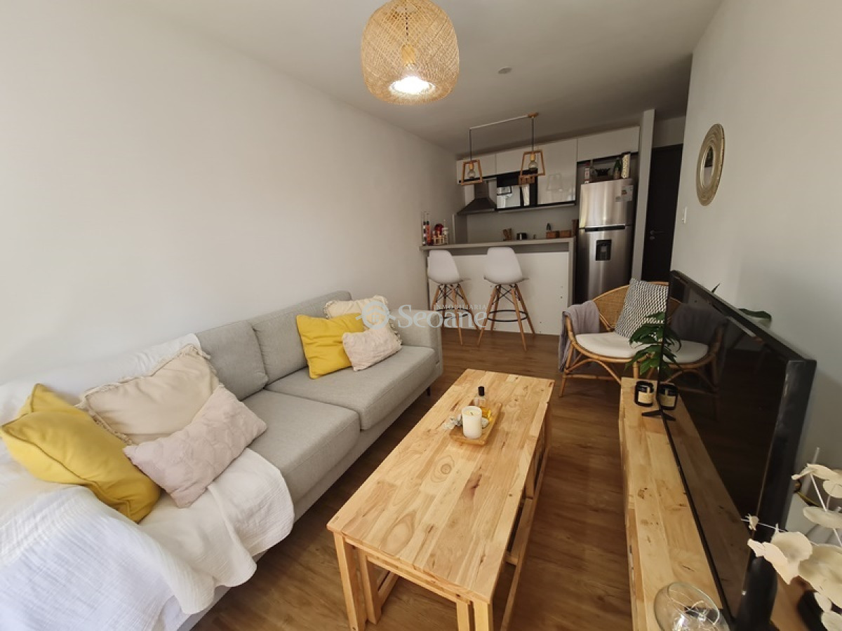 Apartamento ID.253 - Sobre Verdi, Amplia Terraza de uso exclusivo, Con Parrillero