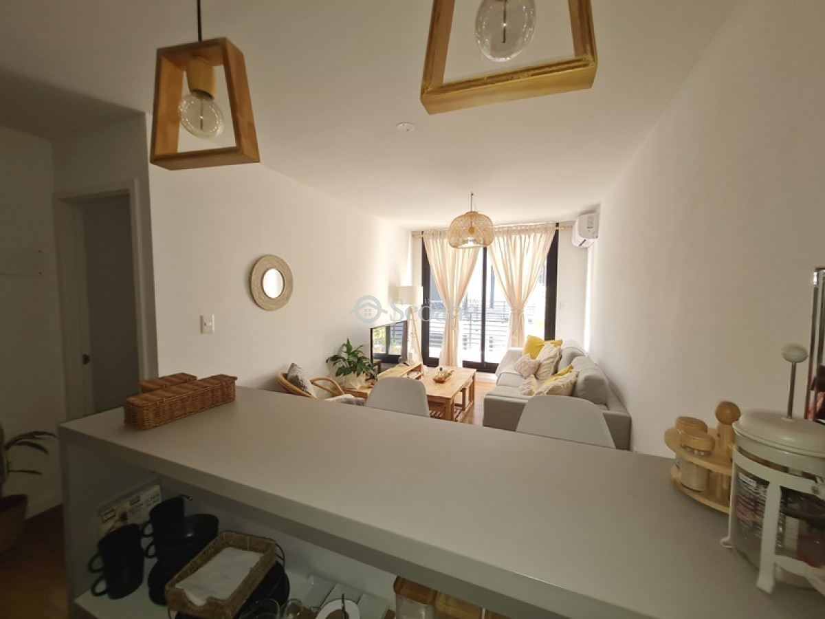 Apartamento ID.253 - Sobre Verdi, Amplia Terraza de uso exclusivo, Con Parrillero