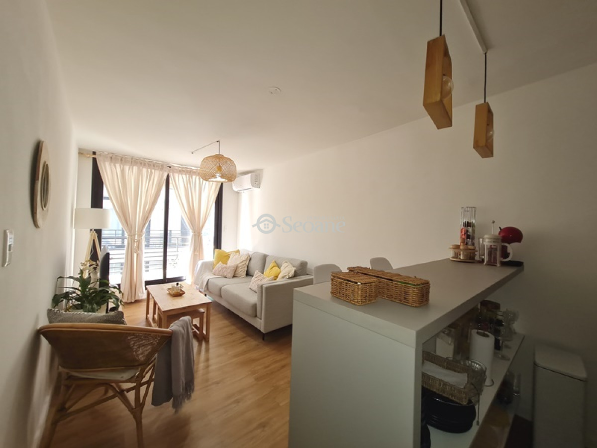 Apartamento ID.253 - Sobre Verdi, Amplia Terraza de uso exclusivo, Con Parrillero