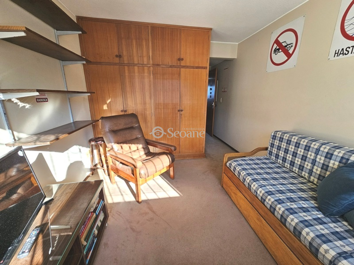 Apartamento ID.273 - Nuevo Precio - Sobre Rambla De Malvín, Una Planta Por Piso Con Acceso Por Orinoco