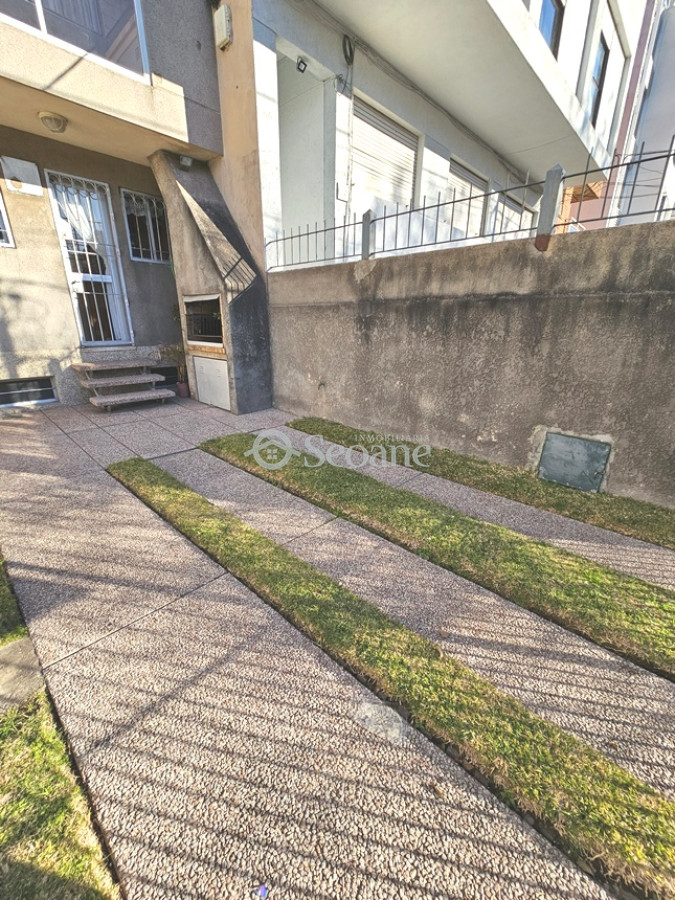 Apartamento ID.273 - Nuevo Precio - Sobre Rambla De Malvín, Una Planta Por Piso Con Acceso Por Orinoco