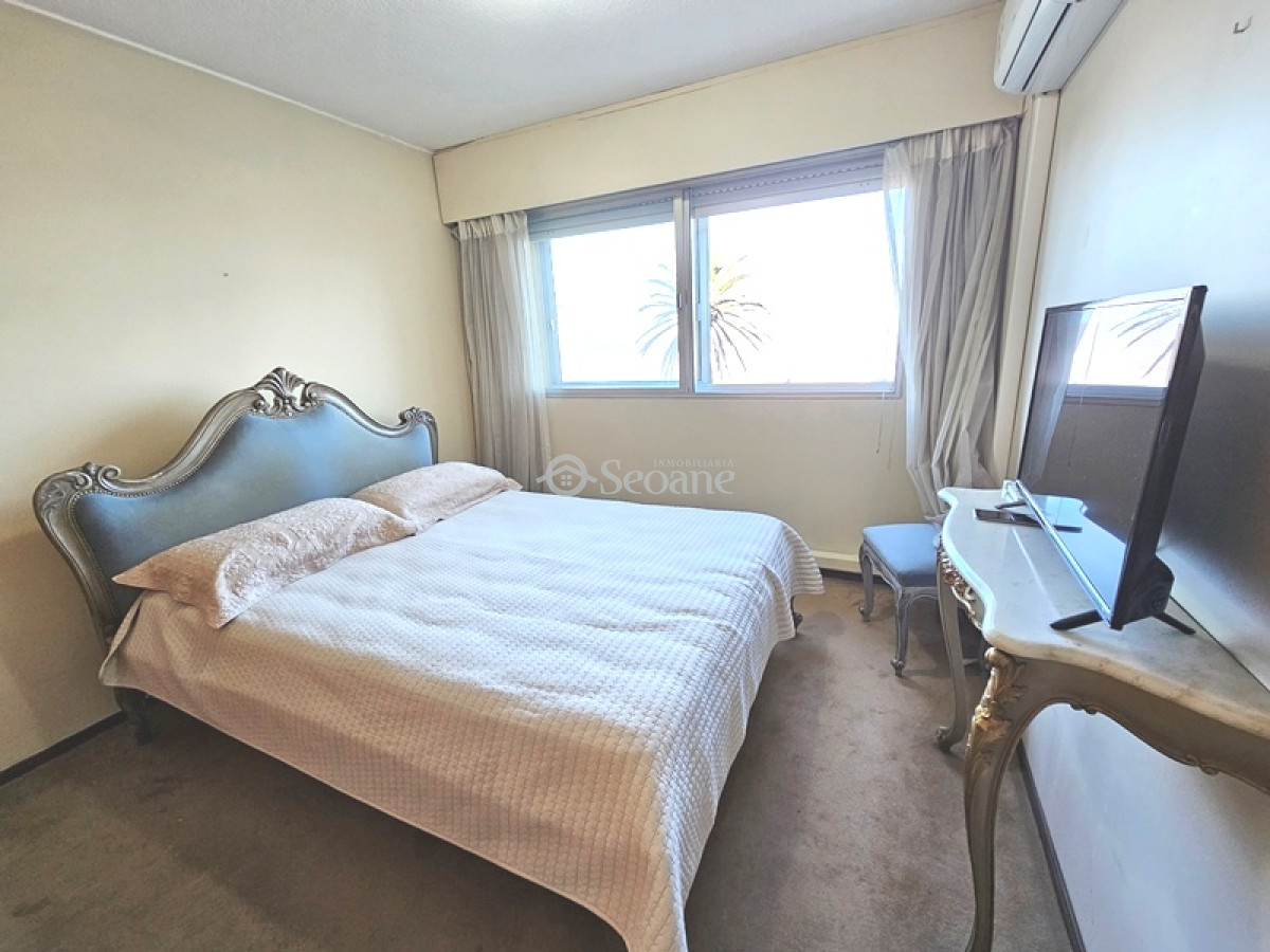 Apartamento ID.273 - Nuevo Precio - Sobre Rambla De Malvín, Una Planta Por Piso Con Acceso Por Orinoco