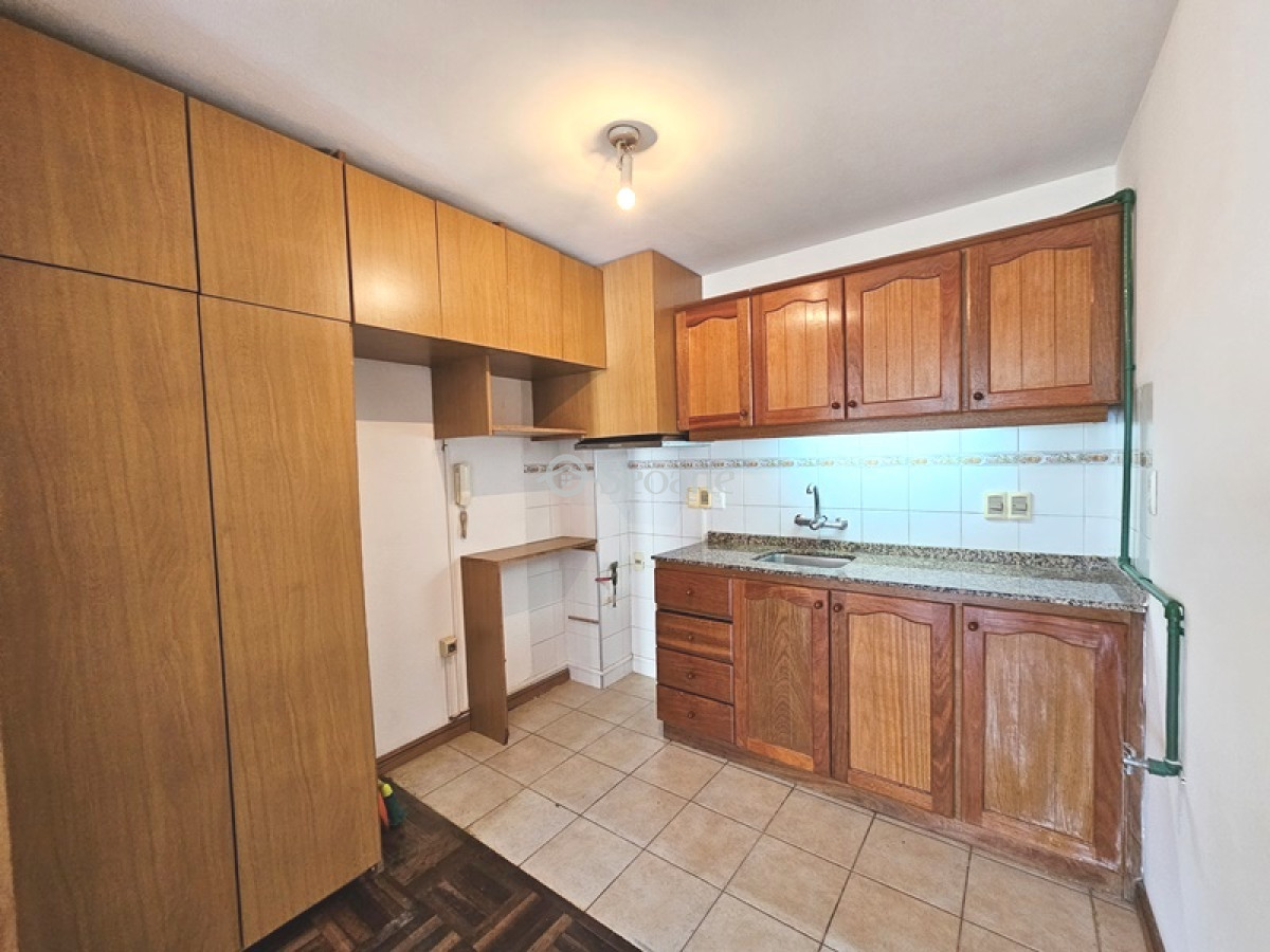 Apartamento ID.335 - Oportunidad - Solano Antuña A Pasos De 21 De Setiembre, Al Frente