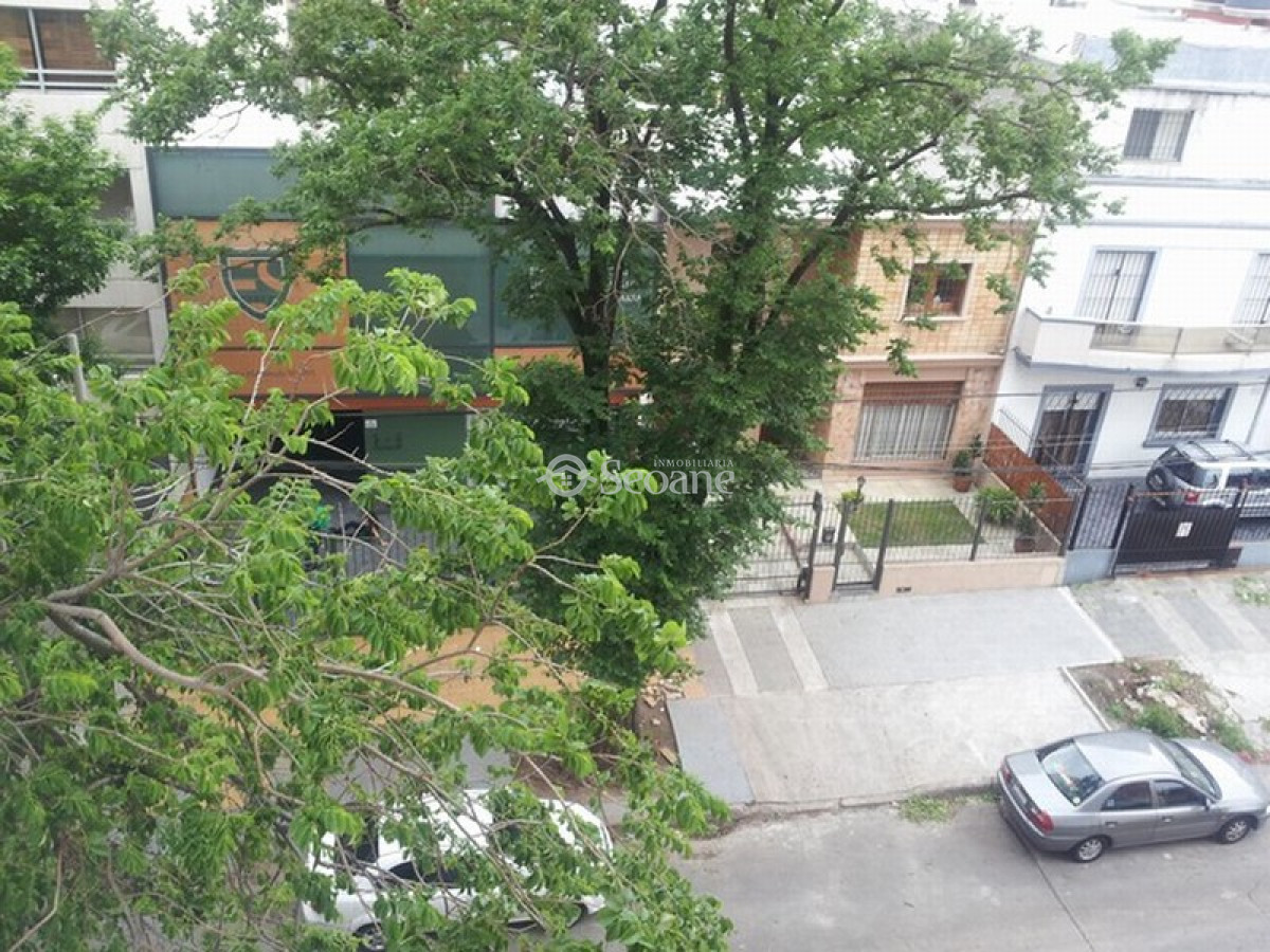 Apartamento ID.335 - Oportunidad - Solano Antuña A Pasos De 21 De Setiembre, Al Frente