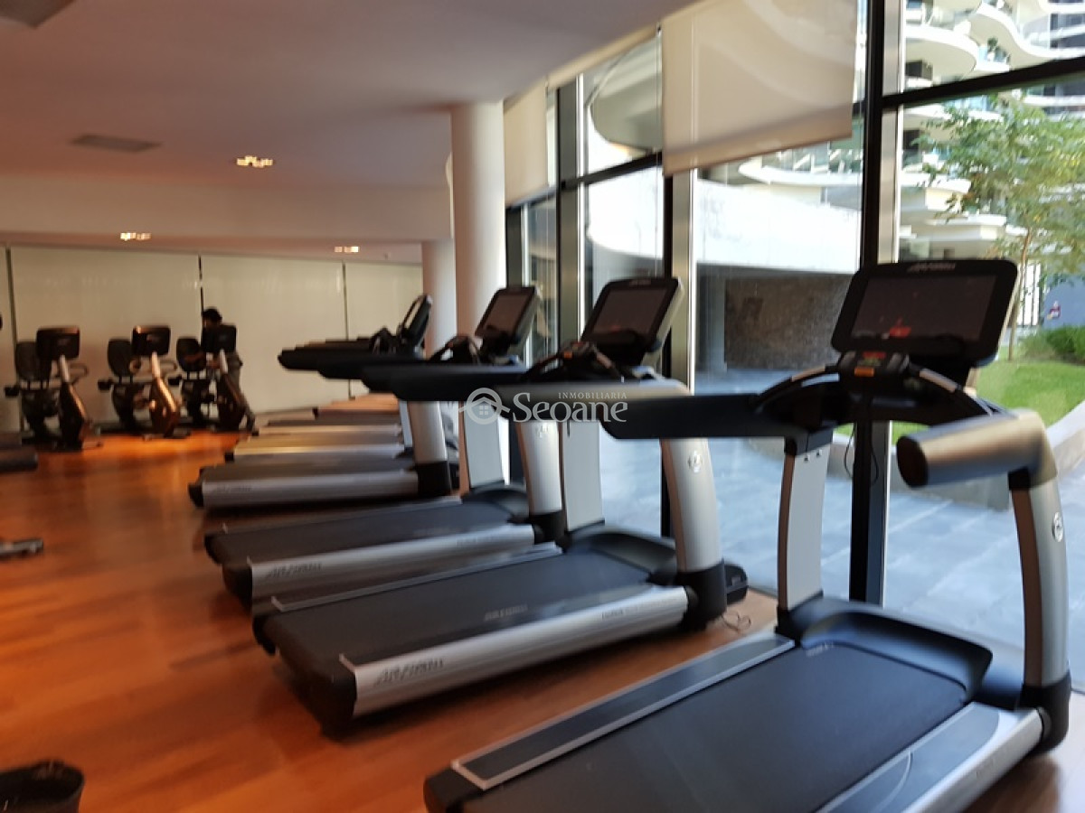 Apartamento ID.416 - Forum, Equipado, Amplio Living, Piso Alto, Sol Del Norte