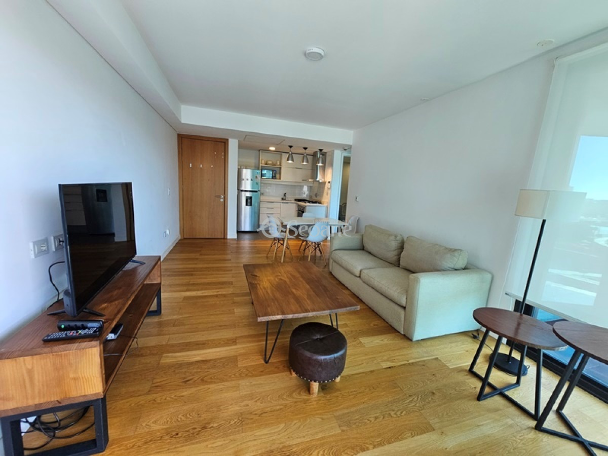 Apartamento ID.416 - Forum, Equipado, Amplio Living, Piso Alto, Sol Del Norte
