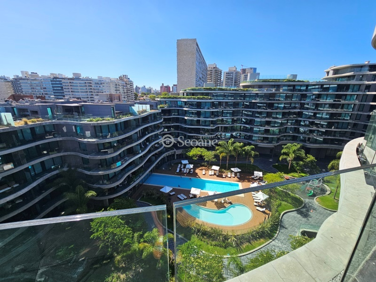 Apartamento ID.416 - Forum, Equipado, Amplio Living, Piso Alto, Sol Del Norte