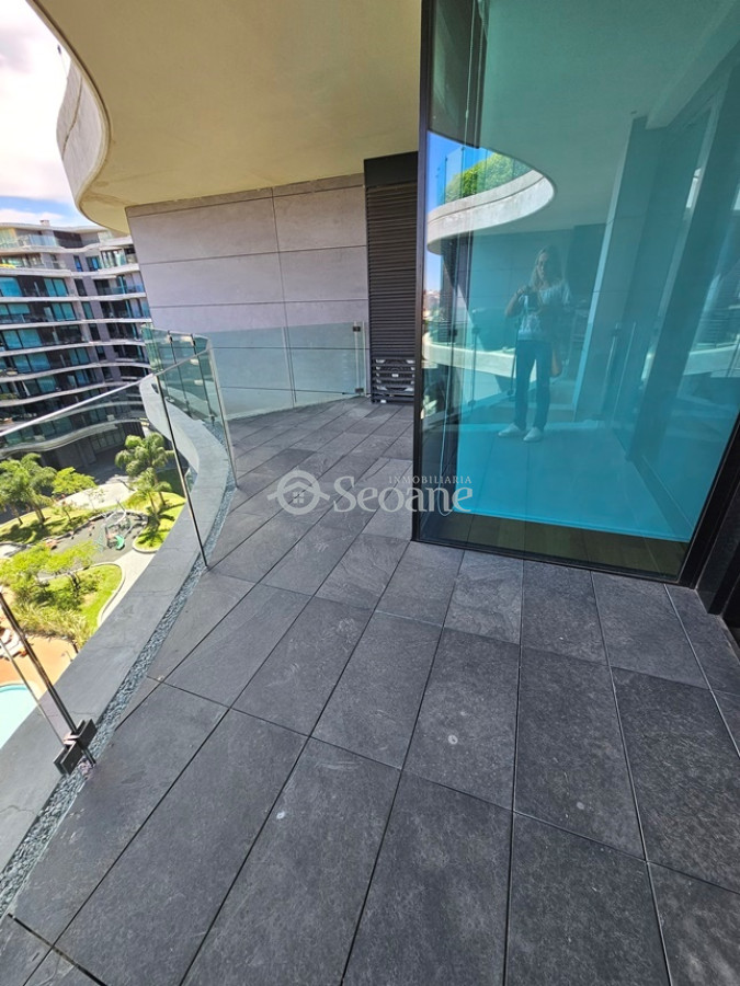 Apartamento ID.416 - Forum, Equipado, Amplio Living, Piso Alto, Sol Del Norte