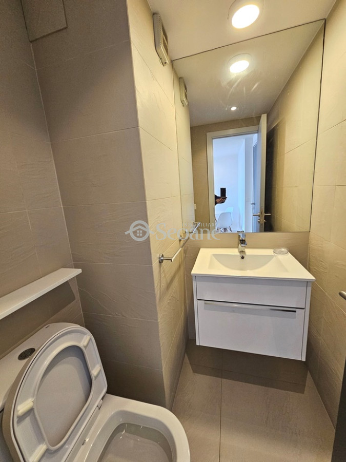 Apartamento ID.435 - A Pasos De La Rambla Y Del Golf, Moderno, Garaje Amplio, Piso Alto