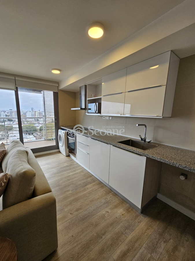 Apartamento ID.435 - A Pasos De La Rambla Y Del Golf, Moderno, Garaje Amplio, Piso Alto