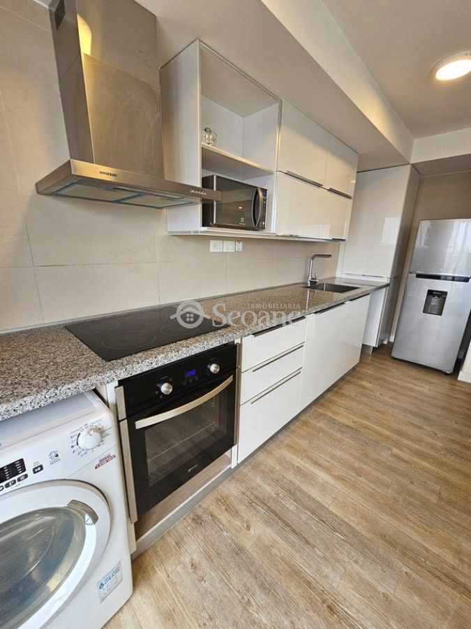 Apartamento ID.435 - A Pasos De La Rambla Y Del Golf, Moderno, Garaje Amplio, Piso Alto