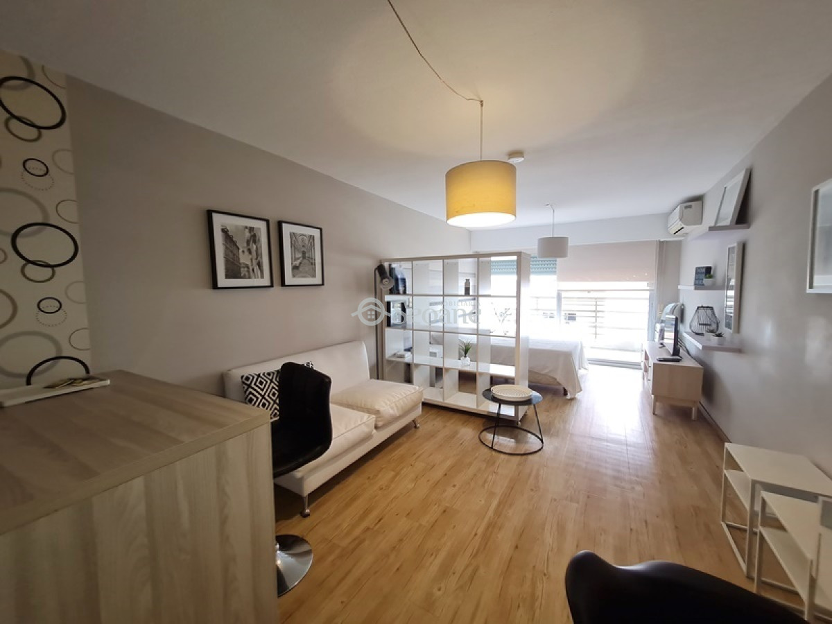 Apartamento ID.458 - 21 De Setiembre Y Benito Blanco, Al Frente, Terraza, Equipado