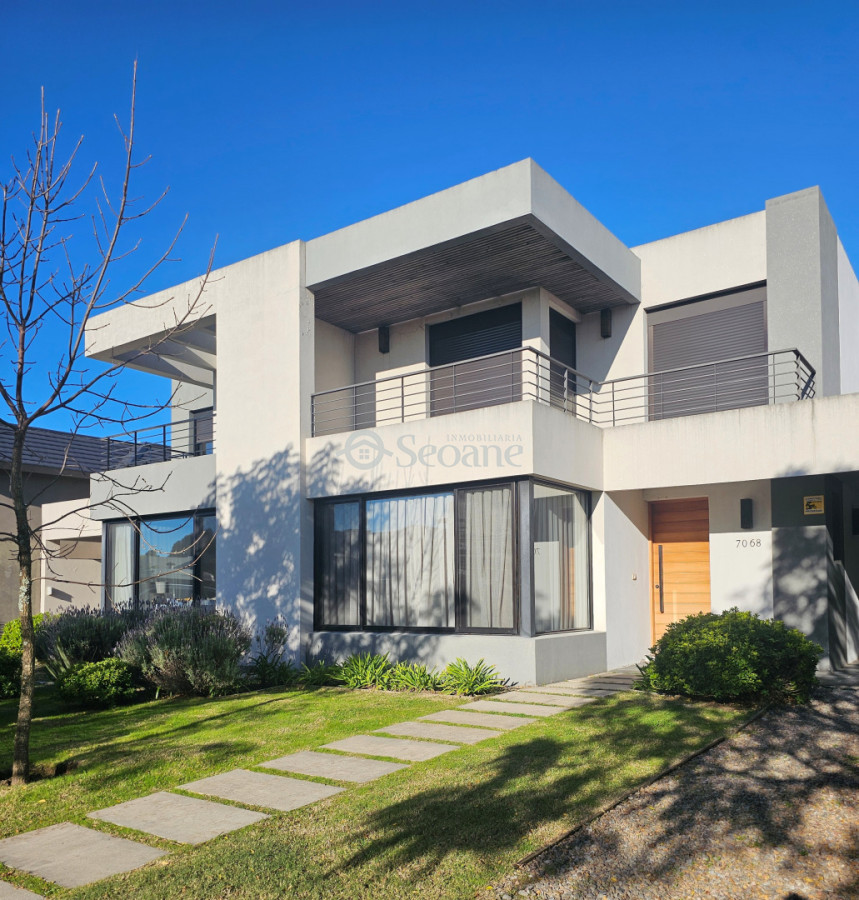 Casa ID.112 - San Nicolás - Excelente Construcción - Moderna Y Segura