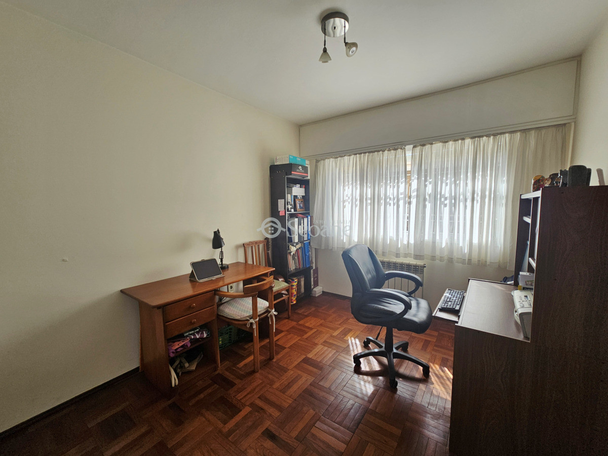 Casa ID.521 - Impecable para entrar, excelente construcción, fondo verde y barbacoa