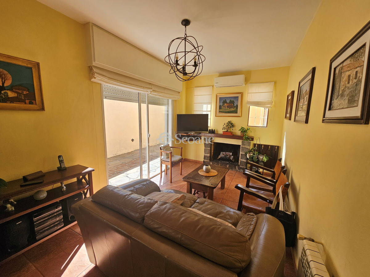 Casa ID.521 - Impecable para entrar, excelente construcción, fondo verde y barbacoa