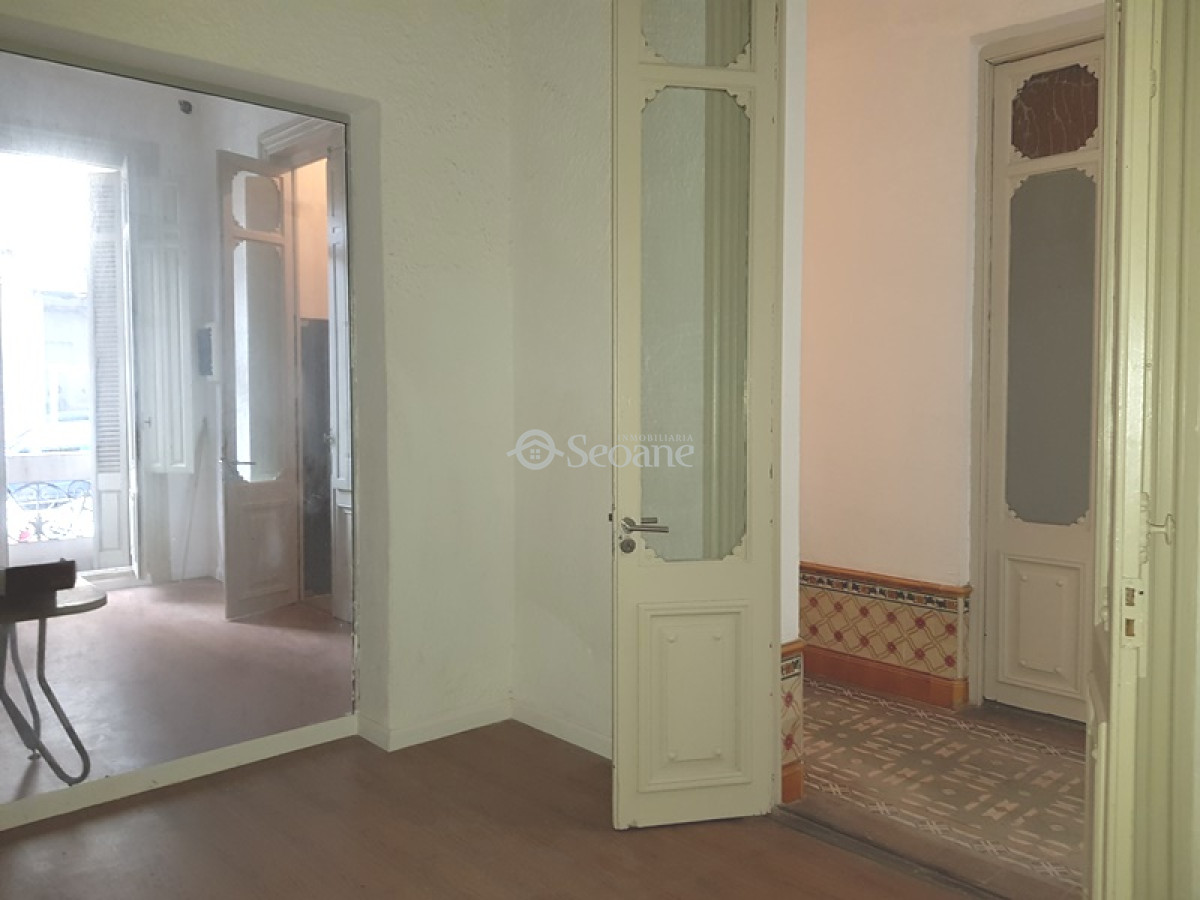 Casa ID.166 - Chana y Jackson - 6 Ambientes, Baños Y Cocina, para actualizar