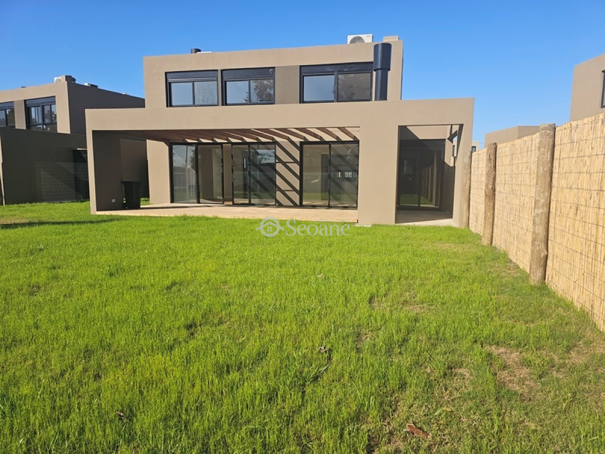 Casa ID.199 - Huertas De Los Horneros, 4 Dormitorios, Amplio Terreno