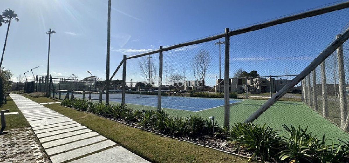 Casa ID.199 - Huertas De Los Horneros, 4 Dormitorios, Amplio Terreno