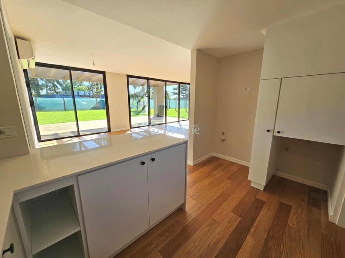 Casa ID.199 - Huertas De Los Horneros, 4 Dormitorios, Amplio Terreno