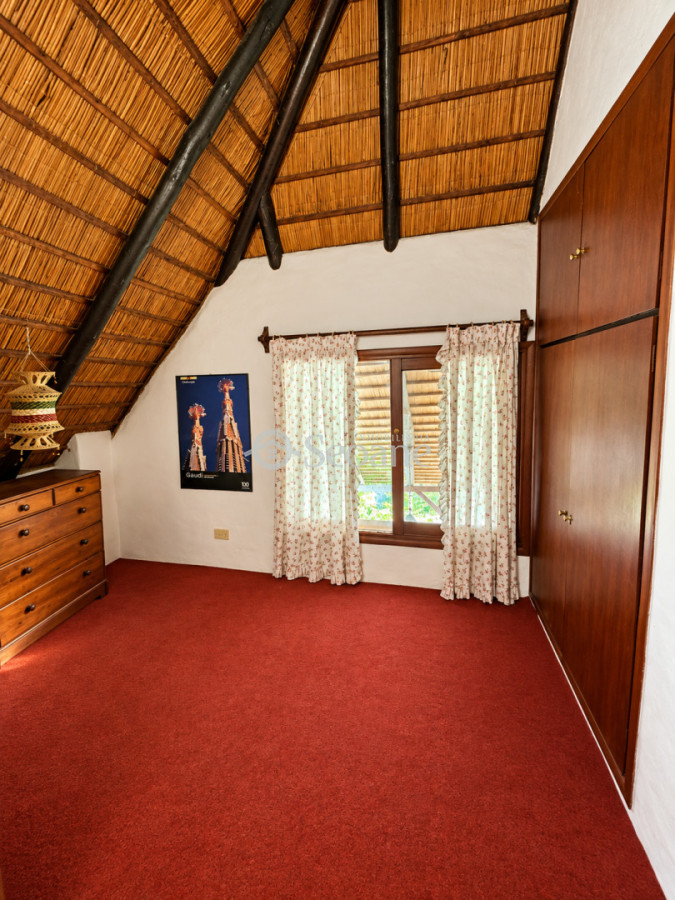 Casa ID.625 - Alquiler Anual - Piedras del Chileno, amplio fondo verde