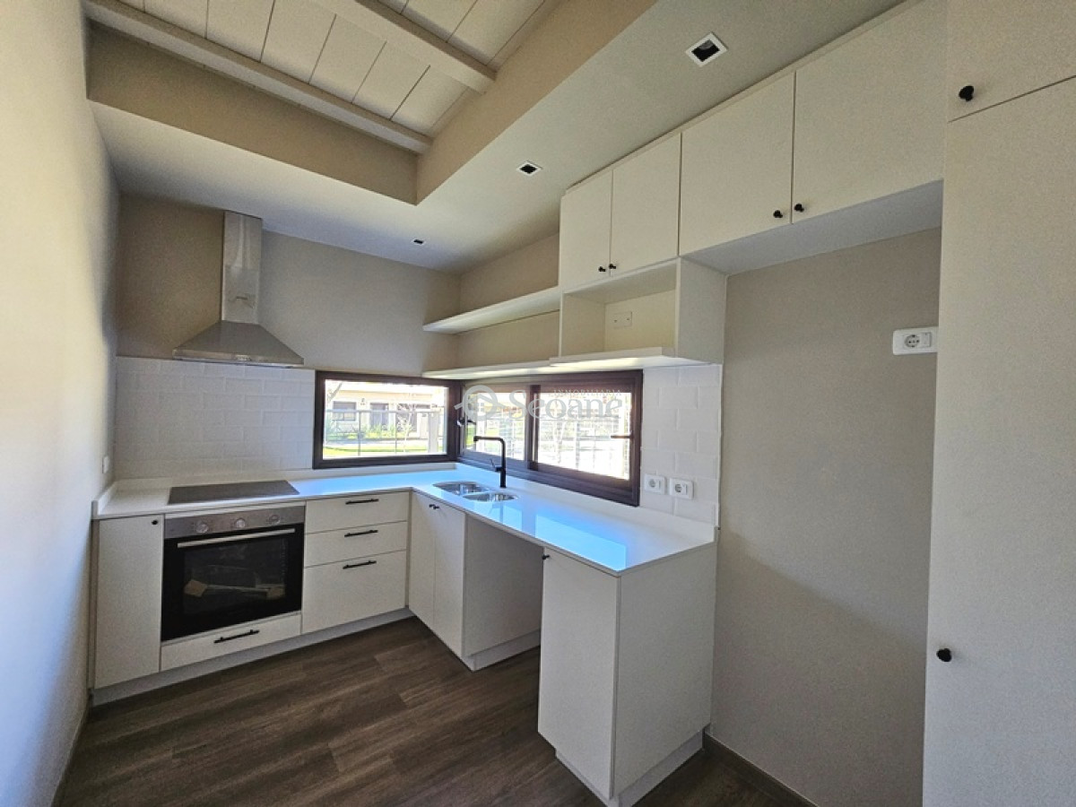 Casa ID.500 - Estrena, Tajes a una cuadra de Av Italia, Zona colegios