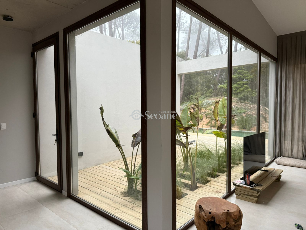 Casa ID.512 - Excepcional residencia en Barrio Privado Reserva Montoya